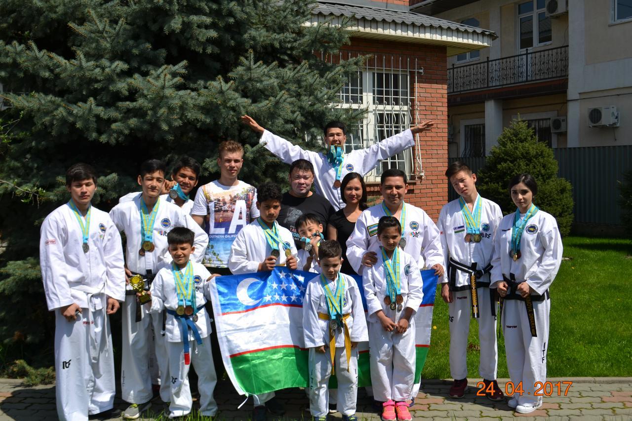 Interhouse Almaty Exterior foto